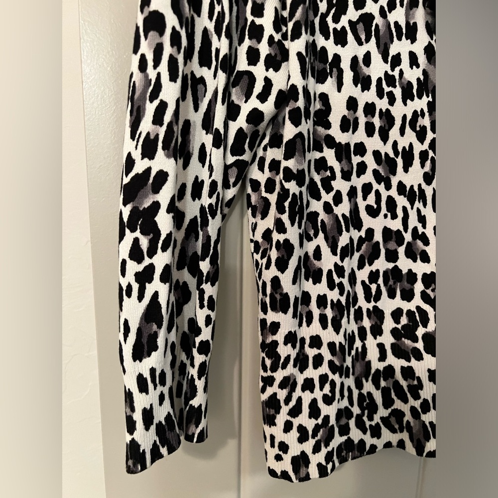 WHBM Button Up Top - Picture 2 of 6
